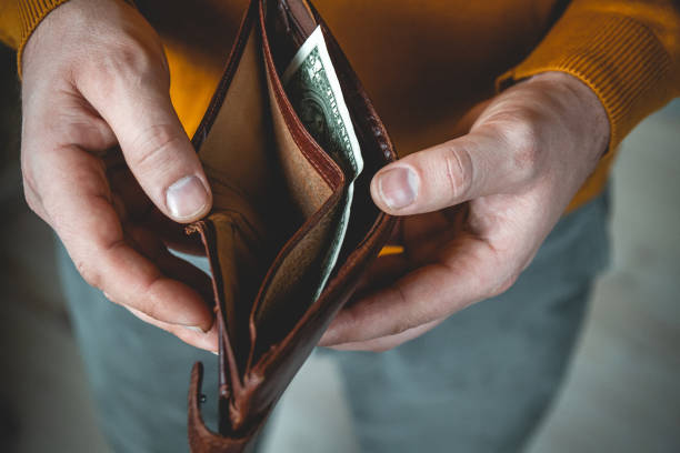 10 300+ Portefeuille Vide Photos, taleaux et images libre de droits - iStock | Porte monnaie, Porte feuille vide, Ruiné